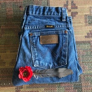25 27 Vintage Wranglers High Rise Waisted wedgie